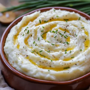 Creamy Slow Cooker Mashed Potatoes u8916588566_Introduction_to_Slow_Cooker_Sour_Cream_and_Chive__d1108fe9-32e1-4083-9be5-740006bb314d_2