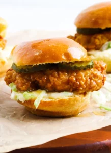 Hot Honey Chicken Sliders: A Sweet and Spicy Delight! hot-honey-chicken-sliders-v0-labpckdis6if1
