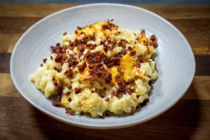 smoky-bacon-mac-cheese-v0-suqov3xd4upe1