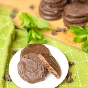 “Copycat Girl Scouts Thin Mints Cookies That Delight!”
