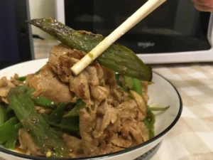 pork-and-peppers-stir-fry-v0-bcp1arcjifre1