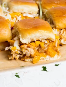 Shredded BBQ Chicken Sliders: A Quick, Tasty Recipe! shredded-bbq-chicken-sliders-v0-pbqehaggahhf1