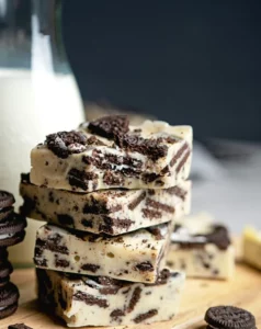3-ingredient Oreo Fudge: A Simple, Delightful Treat!