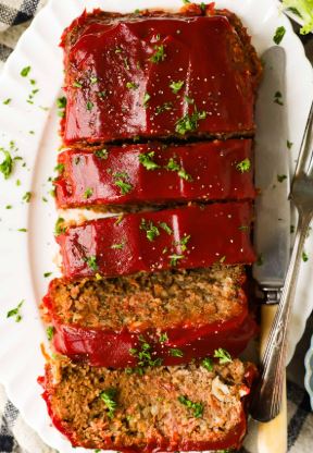 Classic Meatloaf: Discover the Secret to Juicy Perfection!
