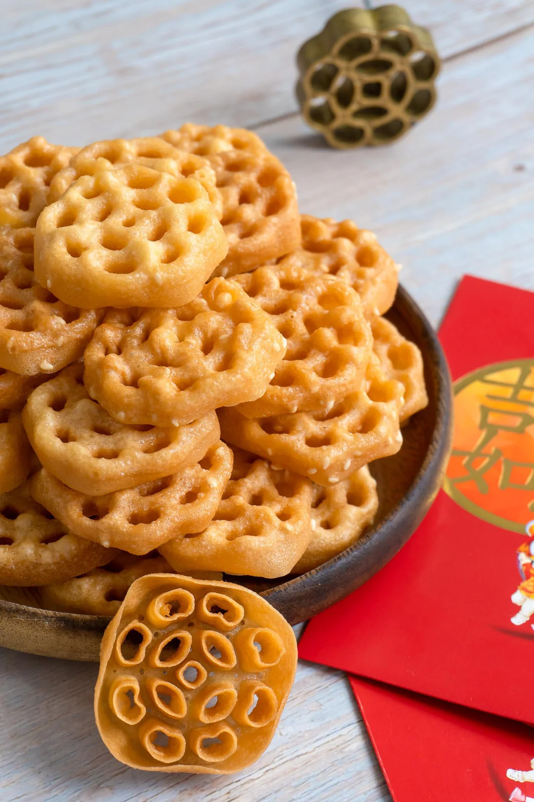 Crispy Honeycomb Cookies with Coconut Milk